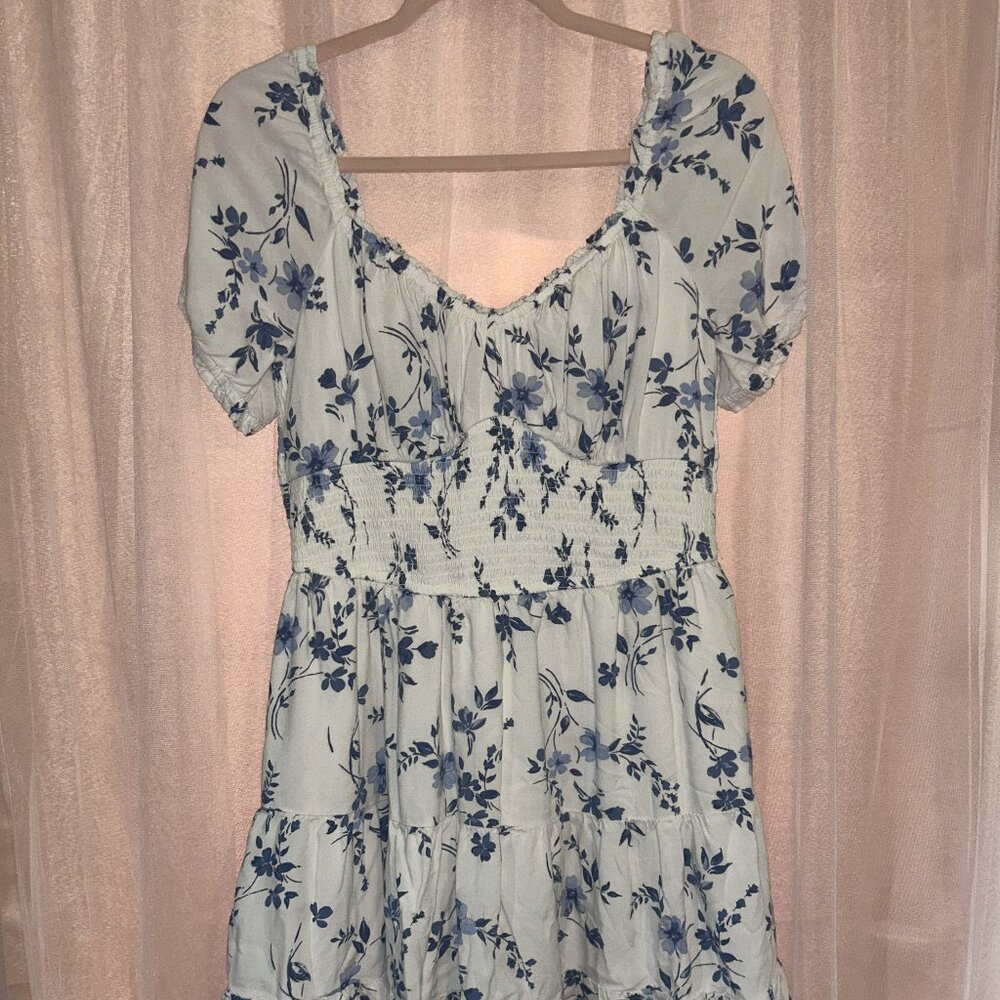 Hollister-XL-Blue & White Floral DRESS/Romper